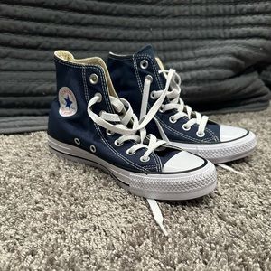Size 5 women’s Navy Blue converse